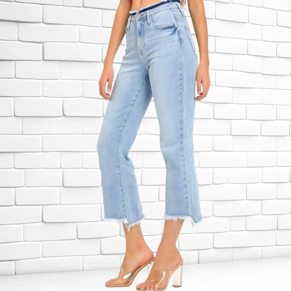 Risen High Rise Crop Flare Frayed Hem Light Wash Jeans Size 13/31 – NWT